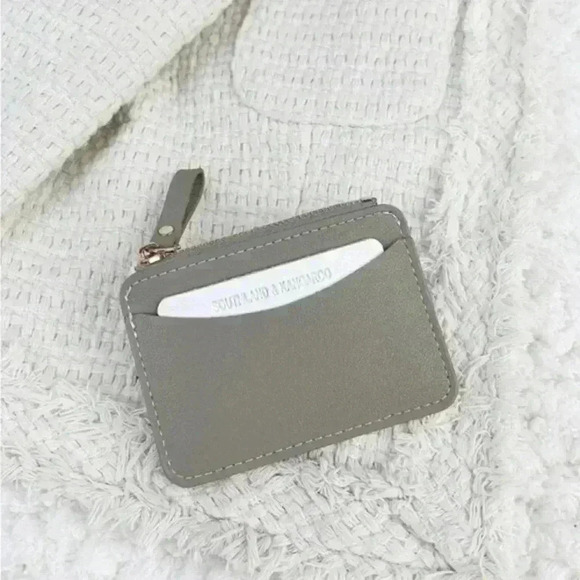 ⚠️Clearance🤍Small Cardholder Light Grey Wallet - Picture 2 of 4
